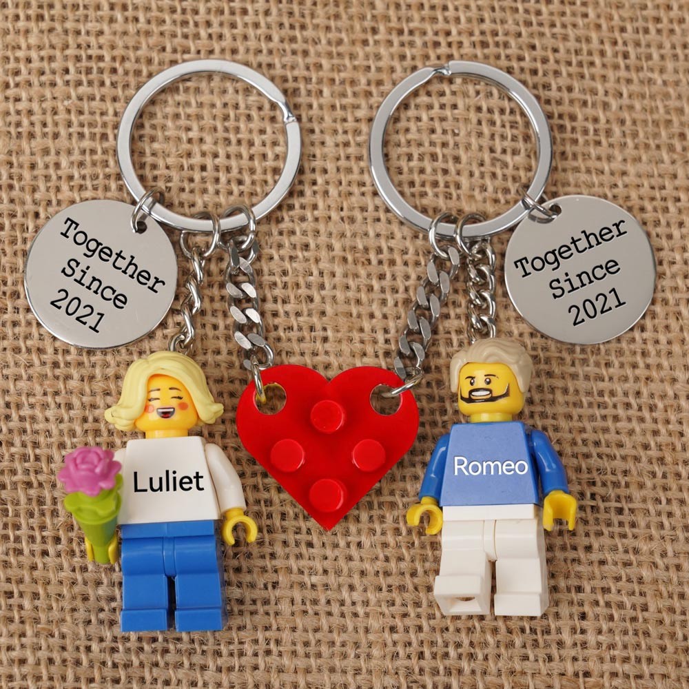 Personalized Tiny Figure Heart Keychain With Text on Disc For Couple Christmas Valentine's Day